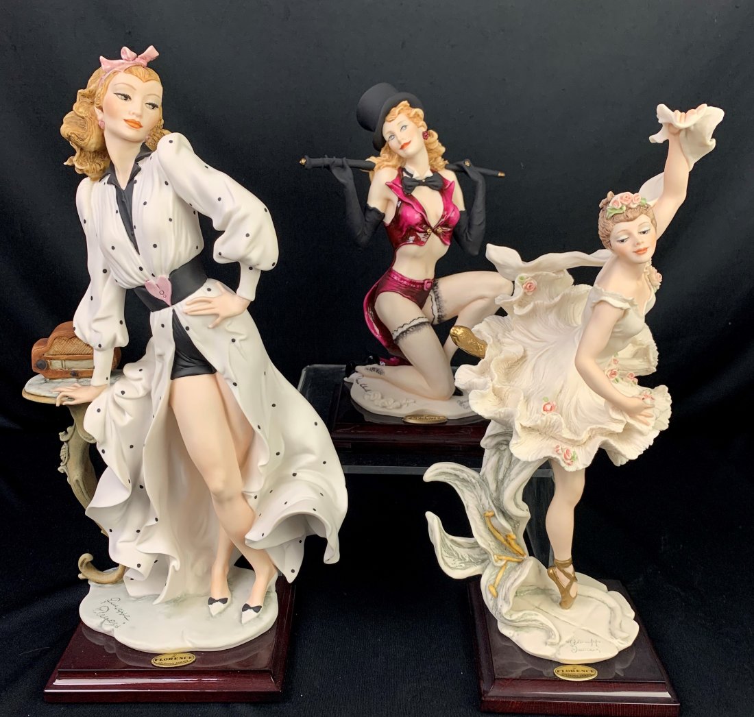 3 Giuseppe Armani Figurines - Liza, Carla, Anna Belle: 3 Giuseppe Armani Figurines - Liza, Carla, Anna Belle. Liza-Soubrette in Ginocchio con Cilindro. Boxed measures 8 1/2" x 13" x 9 1/2", sculpture is 9 5/8" x 5 1/2" x 6". Carla-Ballerina con Giglio. Bo
