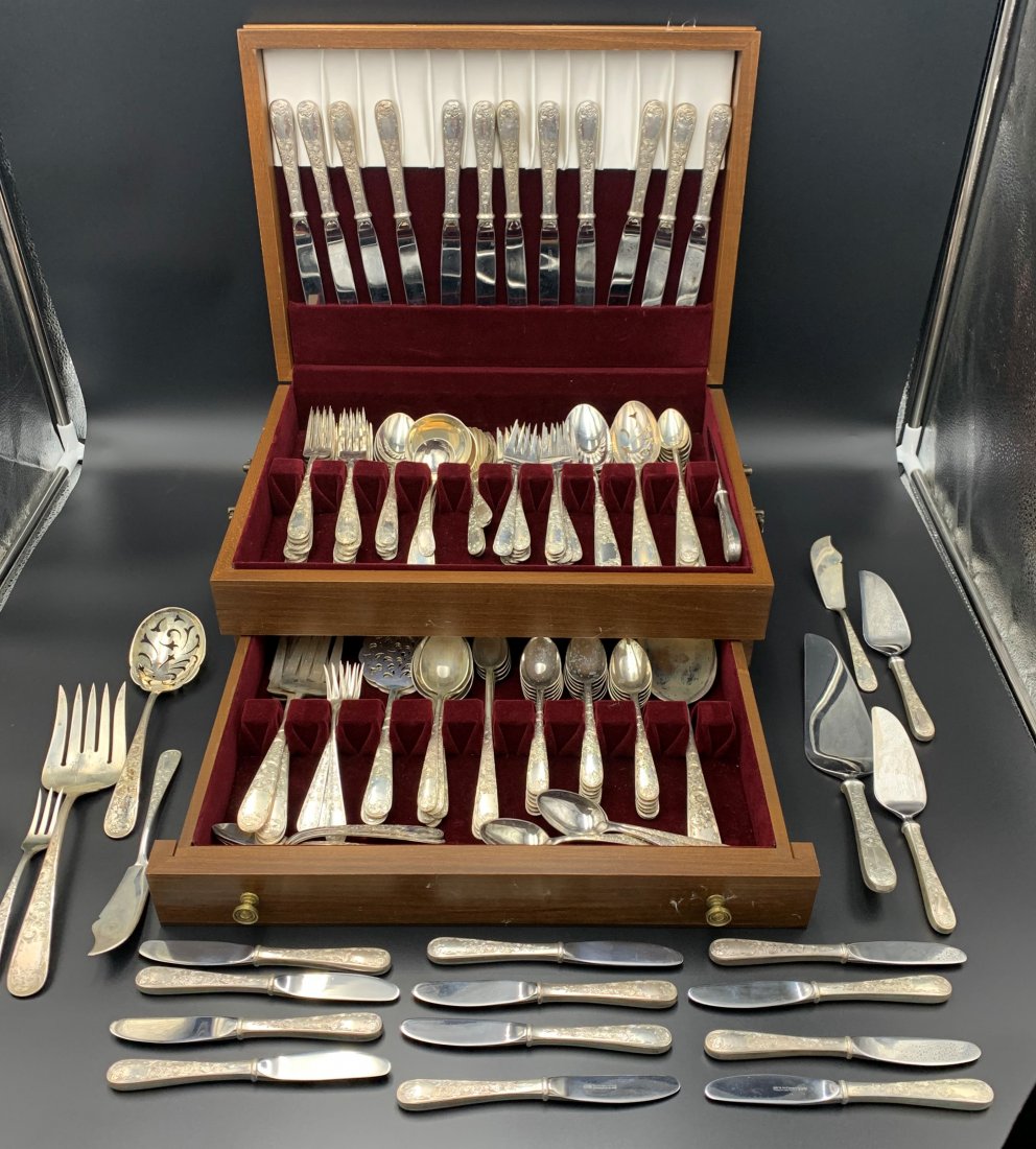 Old Maryland Engraved- Kirk Sterling Flatware 148.4 OZT: 133 pieces of Old Maryland Engraved by Kirk Sterling Silver Flatware. 148.4 OZT. Total weight inclusive of the 28 handled pieces counted as 9 OZT. 13 dinner forks and knives. Serving pieces and extras