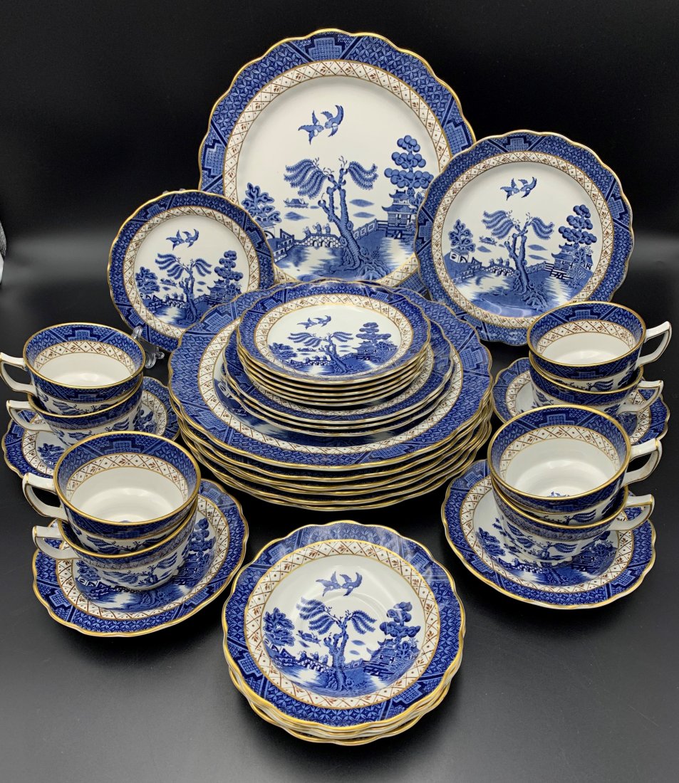 Booths Real Old Willow Dinnerware 33 Pc. Set: Booths Real Old Willow Dinnerware 33 Pc. Set. Seven 10" dinner plates. Four 8" salad plates. Six 6" bread plates. Eight cups and saucers. Two of the salad plates have small chips, see photos. Overall 