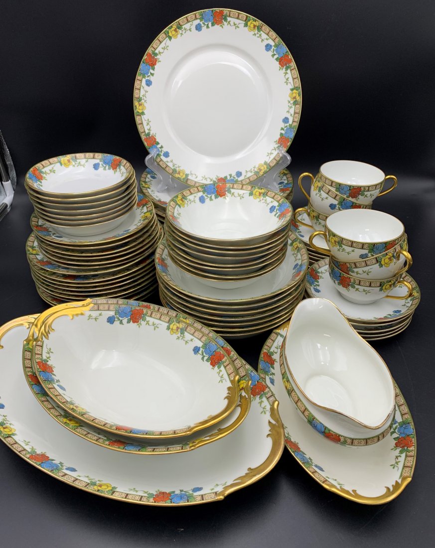 Superieur Limoges Fleurette Dinnerware 66 Pc.: Superieur Limoges Fleurette Dinnerware 66 Pc. The set includes nine 10" dinner plates. Nine 7" salad plates. Six 6" bread plates. Seven 7 1/2" soup bowls. Eight 6" bowls. Seven 5" bowls. Eleven 5 1/2"