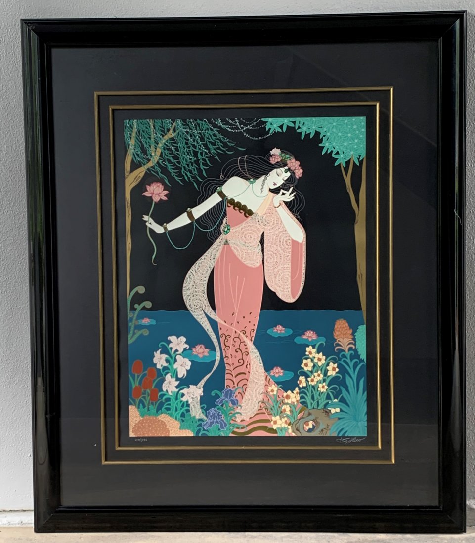 Lillian Shao "Demure Spirit" Serigraph 247/395: Lillian Shao "Demure Spirit" Serigraph 247/395. Limited edition of 395. Frame measure 48 1/2" tall x 40 " wide. In good condition.