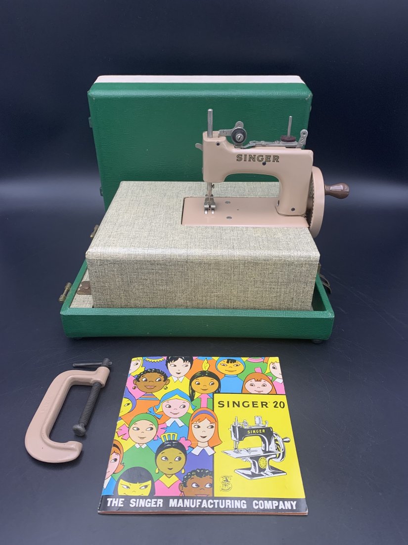Vintage Singer Sewhandy Hand Crank Toy sewing Machine Jun 27, 2021