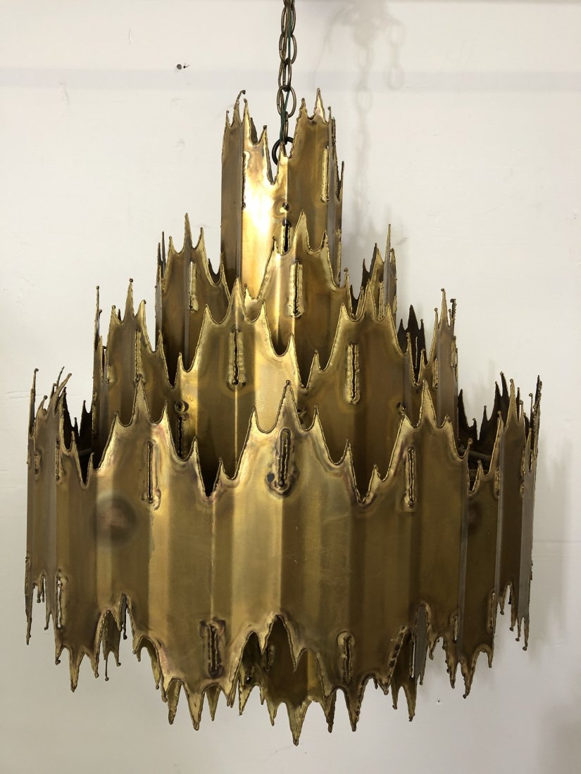 Tom Greene Brutalist 7 Tiers Torch Cut Chandelier: Vintage Brutalist Tom Greene for Feldman torch cut chandelier, seven tiers, seven lights. Comes with chain but does not come with ceiling cap. Chandelier measures 28" tall. Tiers approximately measure