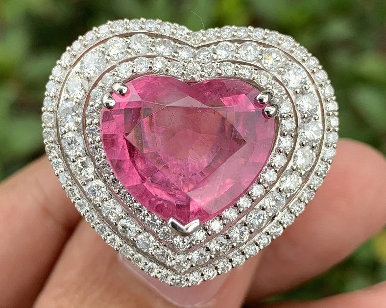 18k Gold - Tourmaline & Diamond Ring -Michael Christoff: Ladies 18k White Gold Heart Shape Tourmaline & Diamond Ring size 8 1/2. Trademarks: Michael Christoff 18k Ru: 11.22 CT D: 3.01 CT. Measurements 16.30.. X 16.70mm 6.88mm. In good condition.