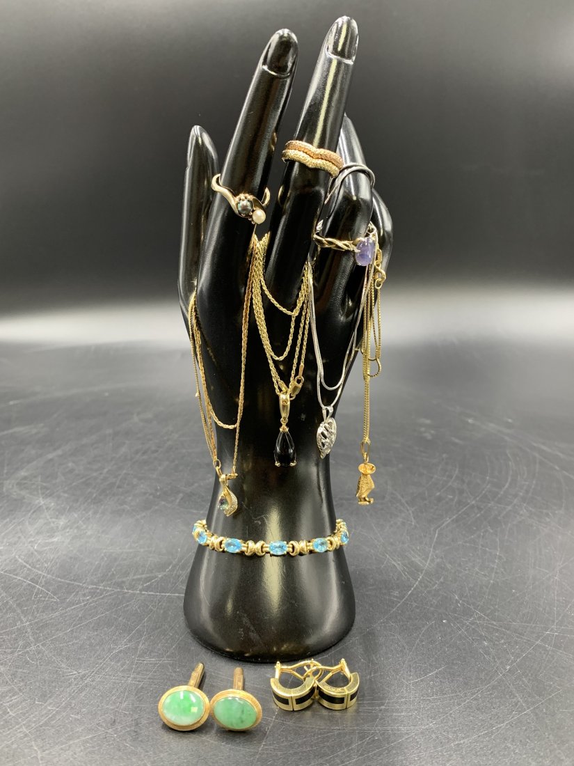 Estate Lot of 14K -18k  Yellow & White Gold Jewelry (1 of 20)