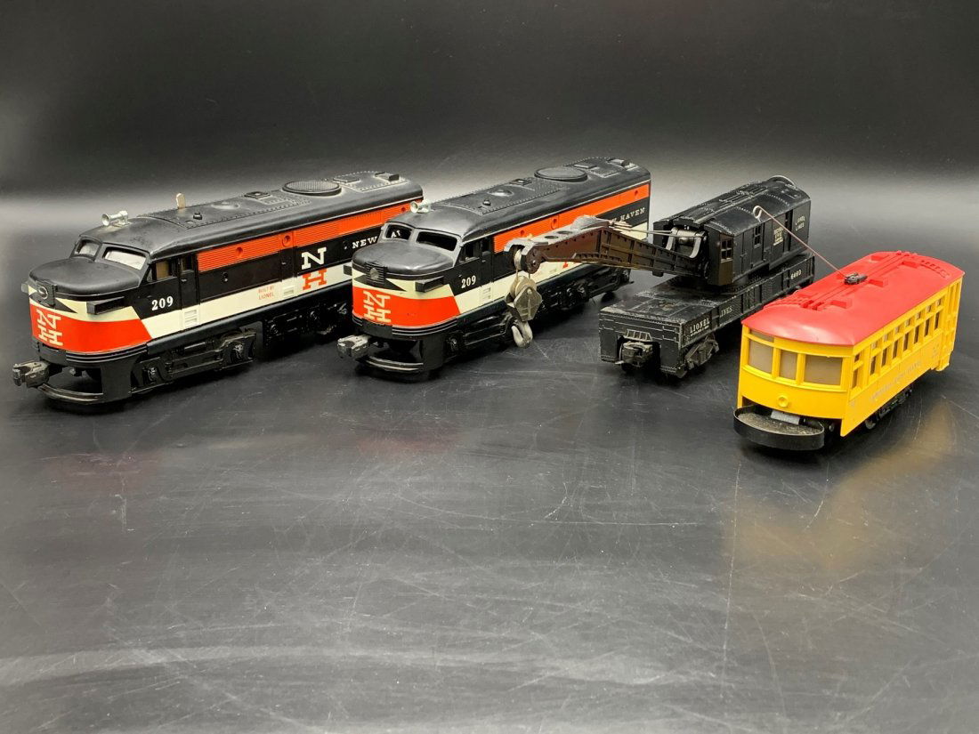 Lot of (2) Lionel Engine #209, Trolley & Crane Car (1 of 14)