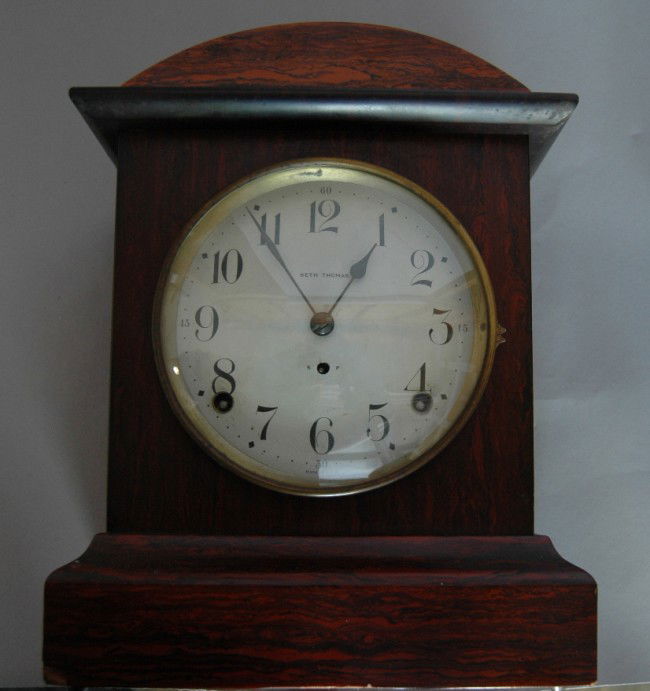 SETH THOMAS CLOCK: SETH THOMAS MANTLE CLOCK IN ROSEWOOD CASE