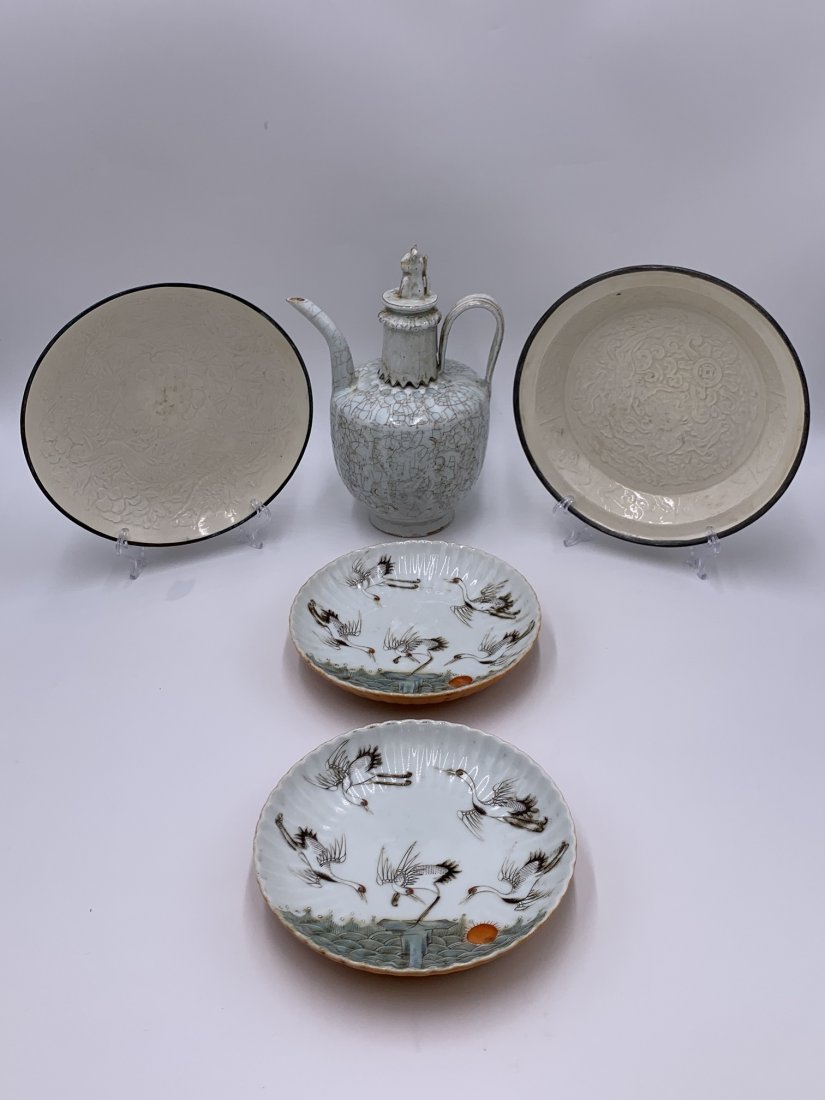 Lot of Five Chinese Porcelain Celadon Ewer & Plates (1 of 20)