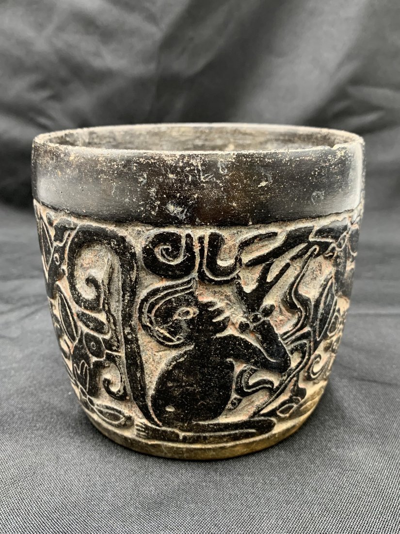 Pre- Columbian Carved Blackware Pot (1 of 13)
