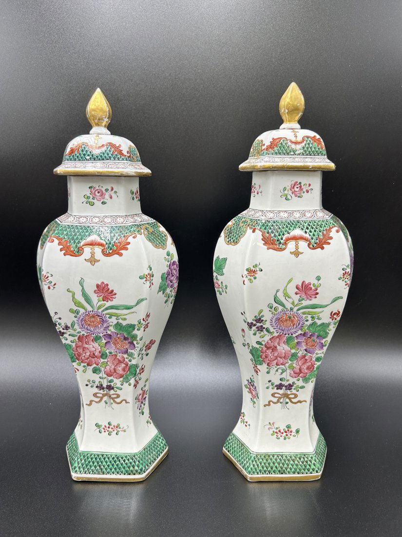 Pair of Chinese Export Style Covered Porcelain Vases (1 of 15)