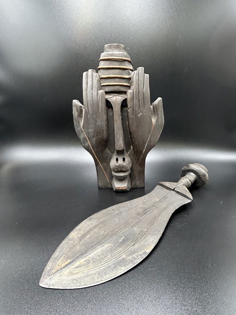 African Wood Tribal Sculpture & African Ikul Kuba Ritual Knife (1 of 15)