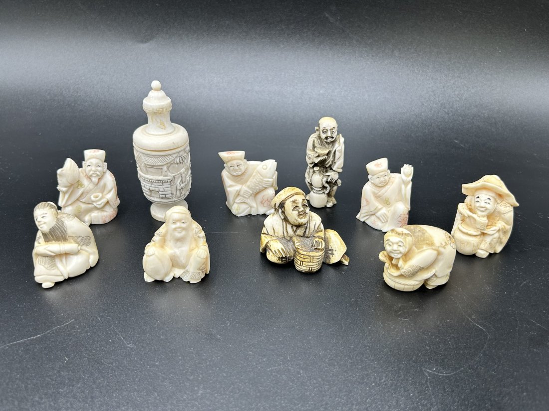 Estate Lot of 10 Chinese/Japanese Carved Figures (1 of 11)