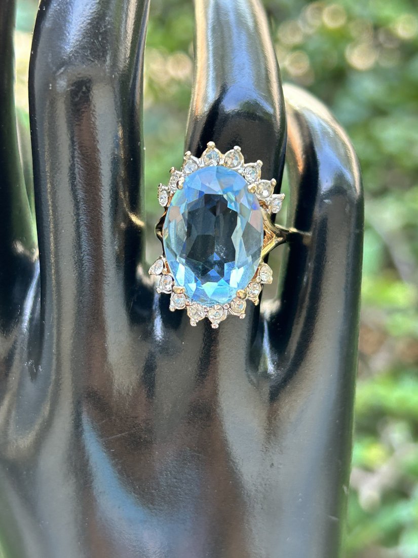 14K  Gold Ring with Large Oval Aquamarine Stone & Diamonds (1 of 9)