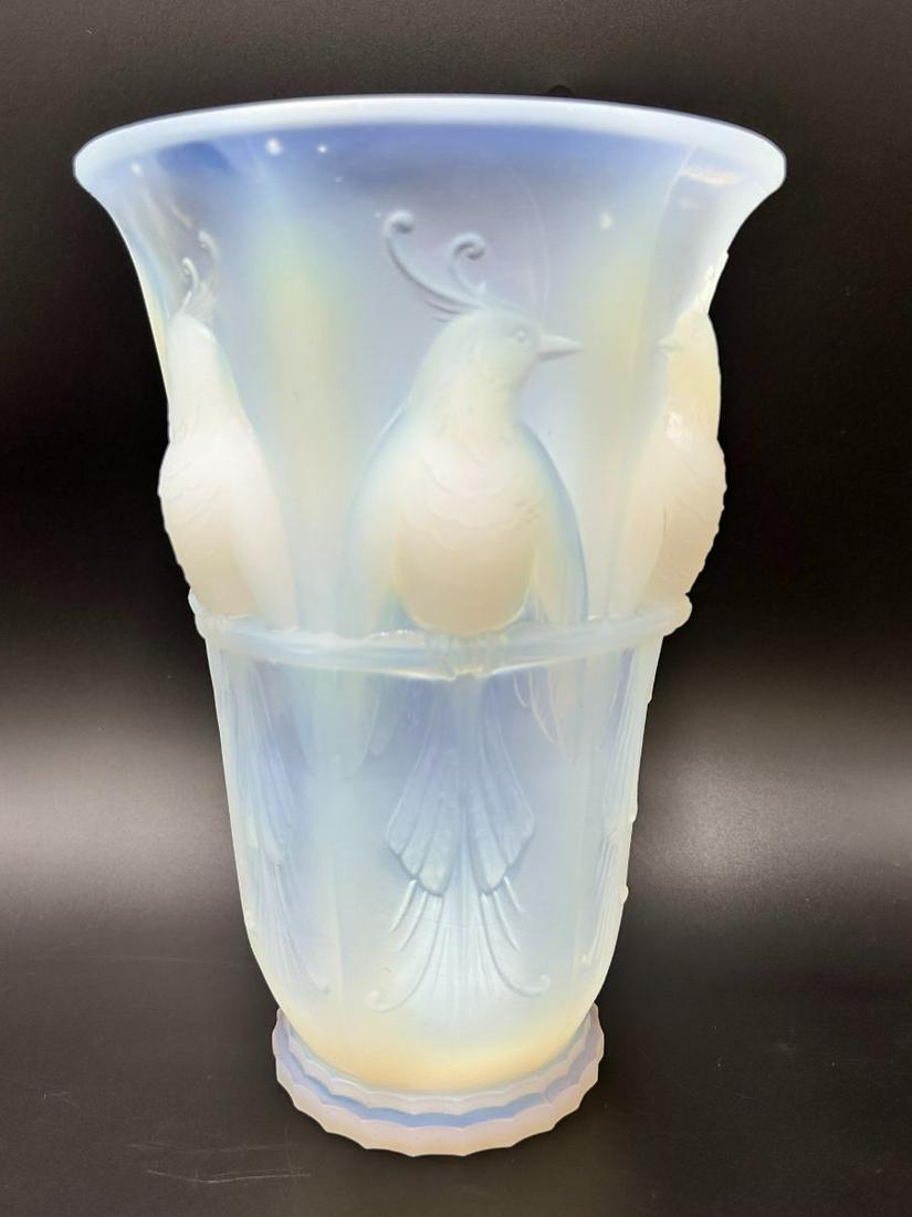 Sabino - Verlux Opalescent Glass Vase with Crested Bird Decoration (1 of 10)
