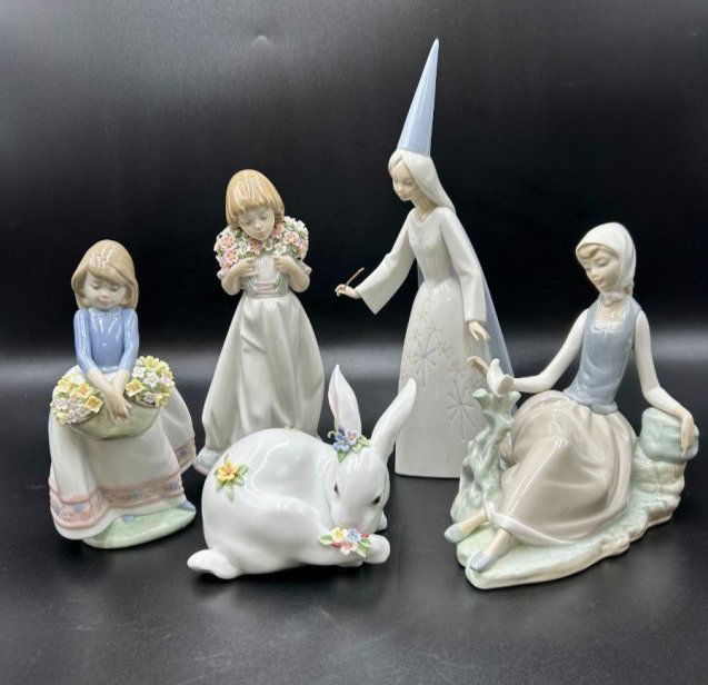 Estate Lot of 5 LLadro Assorted Figures Girls and a Bunny (1 of 19)