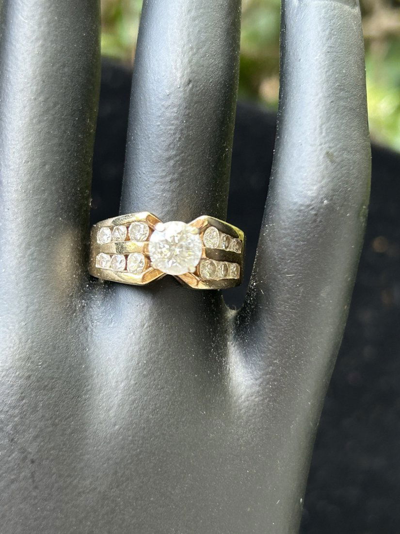 14k Yellow Gold & 1.05 Carat Center Stone Diamond Ladies Ring Size 7.25 (1 of 8)