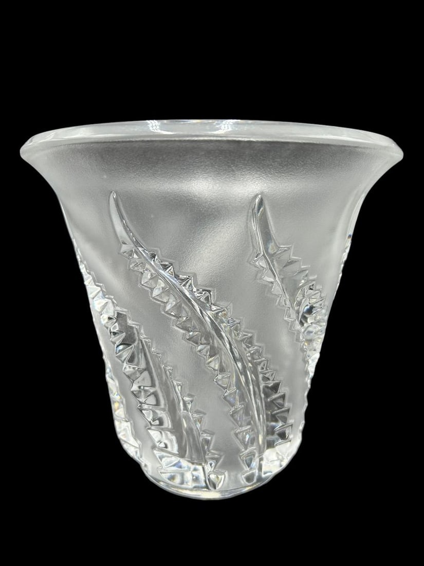 Lalique France Crystal 7.5" Vase Lobelia (Fern): Lalique France Crystal 7.5" Vase Lobelia (Fern). This is a beautiful art crystal Lalique vase with both frosted and clear glass bodice with inverted and repetitive fern forms. The signature branding L