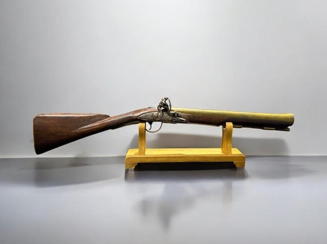 1800's Henry Nock Flintlock Naval Blunderbuss Musket: 1800's Henry Nock Flintlock Naval Blunderbuss Musket. The Nock gun is a flintlock smoothbore firearm used by the Royal Navy during the early stages of the Napoleonic Wars. The musket is signed H. Nock