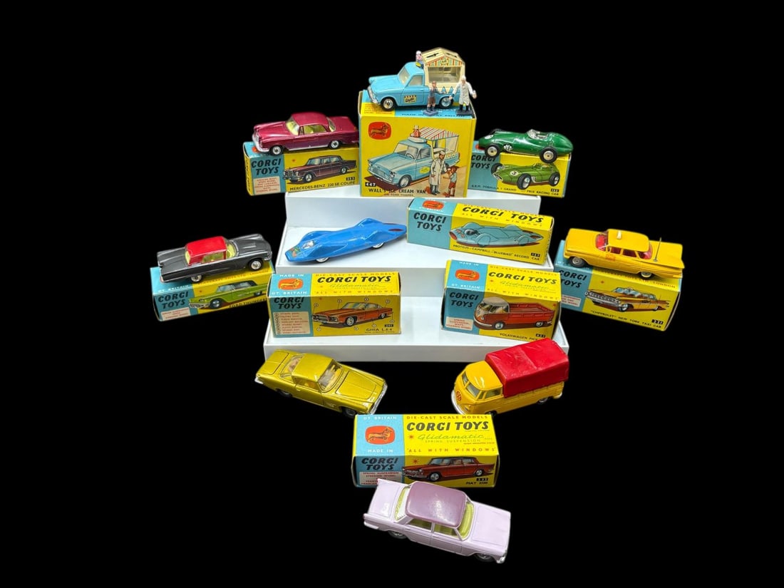 Estate Lot of 9 CORGI Die Cast Toy Cars & Trucks with Boxes (1 of 19)