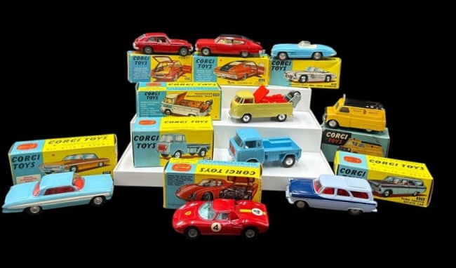 Estate Lot of 9 CORGI Die Cast Toy Cars & Trucks with Boxes (1 of 18)