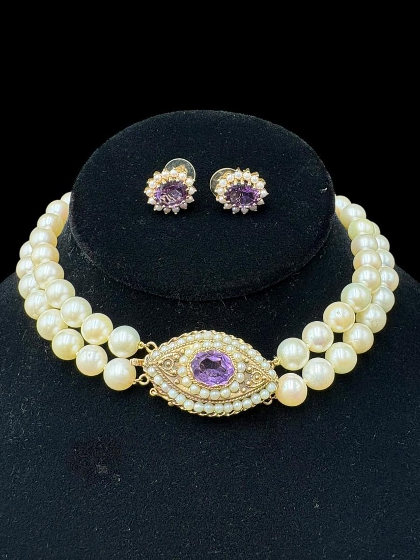 Pearl Choker Necklace with Matching Earrings 14k Gold and Amethyst Stones: Pearl Choker Necklace with Matching Earrings 14k Gold and Amethyst Stones. This is a beautiful vintage set: the necklace measures 12" of 7mm pearls with a 1" eye shaped 14k gold clasp surrounded by sm
