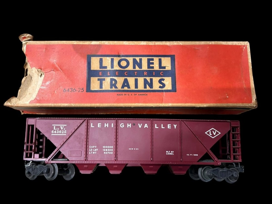 Estate Lot of 7 Vintage Lionel Trains - O Gauge - 17