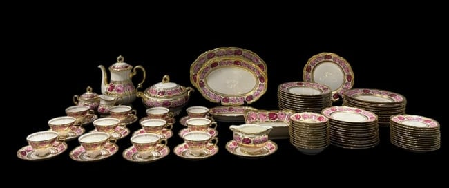Bavaria Rosenkavalier Heavy 22 Karat Gold Handarbeit 92pc China Set: Bavaria Rosenkavalier Heavy 22 Karat Gold Handarbeit 92pc China Set. This is a gorgeous set of china with place setting for 12 in very good condition. None of the pieces are chipped, cracked or damage