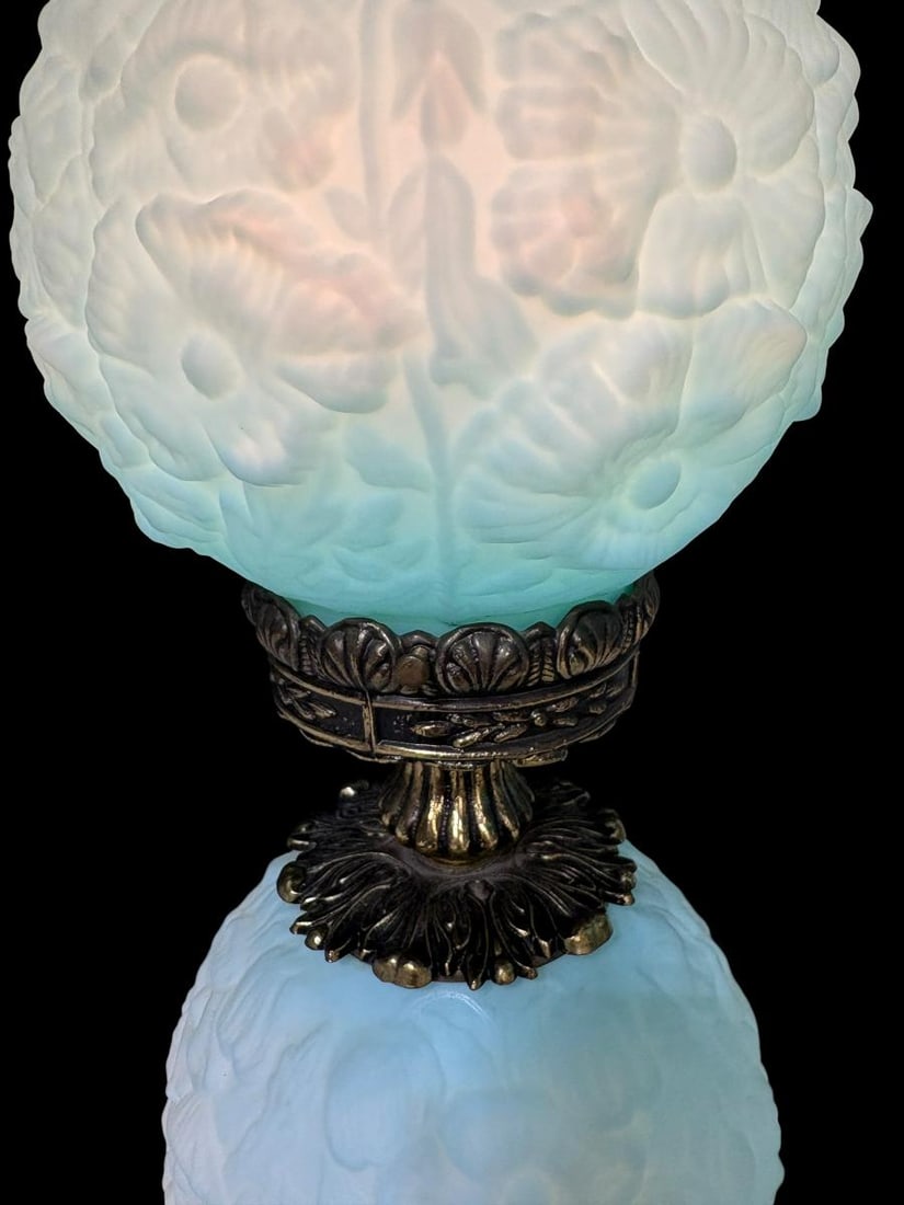 Vintage Fenton "Poppy" Gone With the Wind Blue Table Lamp - 8