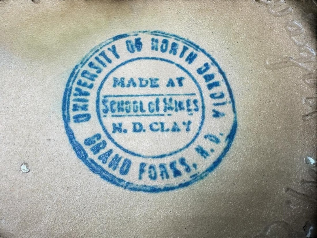 Arts & Crafts - University of North Dakota Signed Pottery Bowl School of Mines , signed M Cable - 9