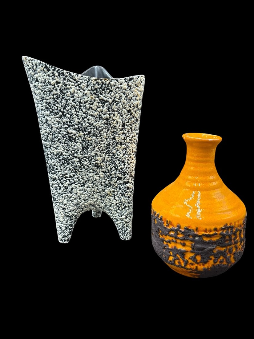 Lot of 2 Mid Century Style Unique Vases Shawnee Pottery & Walter Keramik (1 of 17)