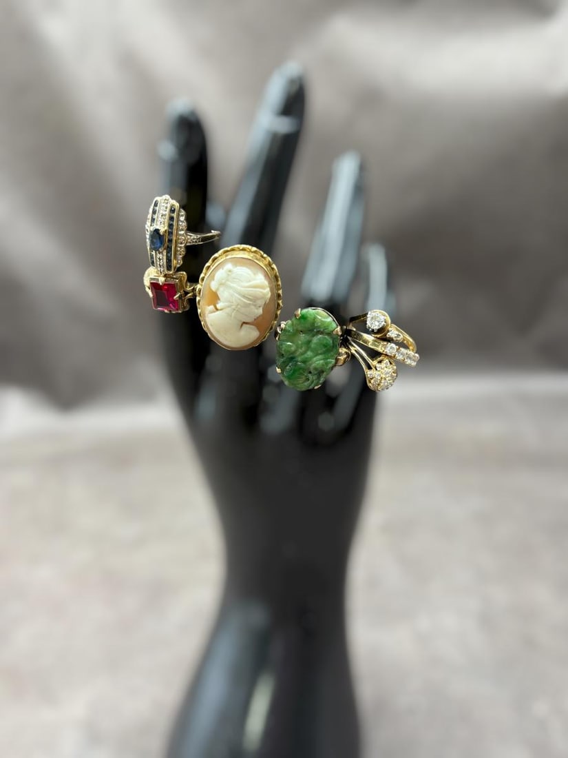 Estate Lot of 7- 14k & 10K Gold Rings Cameo, Jade, Diamonds 22.28 grams total wt: Estate Lot of 7- 14k & 10k Gold Rings Cameo, Jade, Diamonds 22.28 grams total wt . 1- Cameo 1" encased in 14k gold with delicate lines of gold reaching to the thin band. Not marked but tested 14k. 2- 