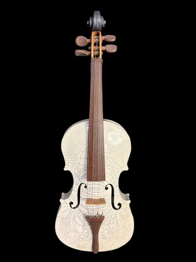 Rob MANGUM Handcrafted Pottery Signed Fiddle made in Asheville NC 2000: Rob MANGUM Handcrafted Pottery Signed Fiddle made in Asheville NC 2000. "Mangum Instruments" most commonly refers to the custom handcrafted pottery banjos and ceramic musical instruments made by Rob M