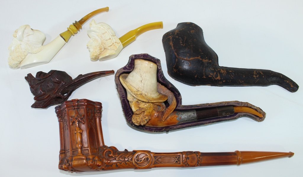 Group of 5 Pipes: Group of 5 pipes: 4 Meerschaum pipes and fine Black Forest carved pipe to include; large 13" x 4" Gothic carved Meerschaum, Viking Meerschaum, Sir Francis Drake and Dutch Cavalier in case with silver 