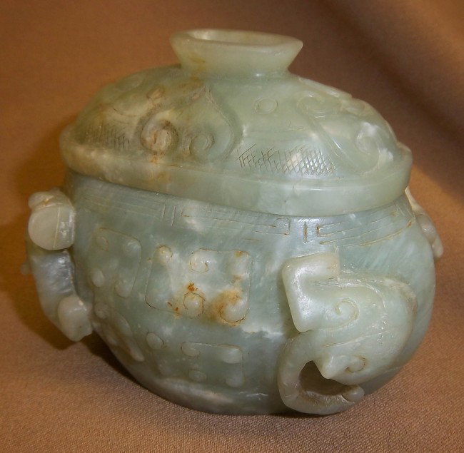 Shang Dynasty Jade fu with lid: Shang Dynasty Jade fu with lid 3 x 4 Auction Estimate 1200-1500