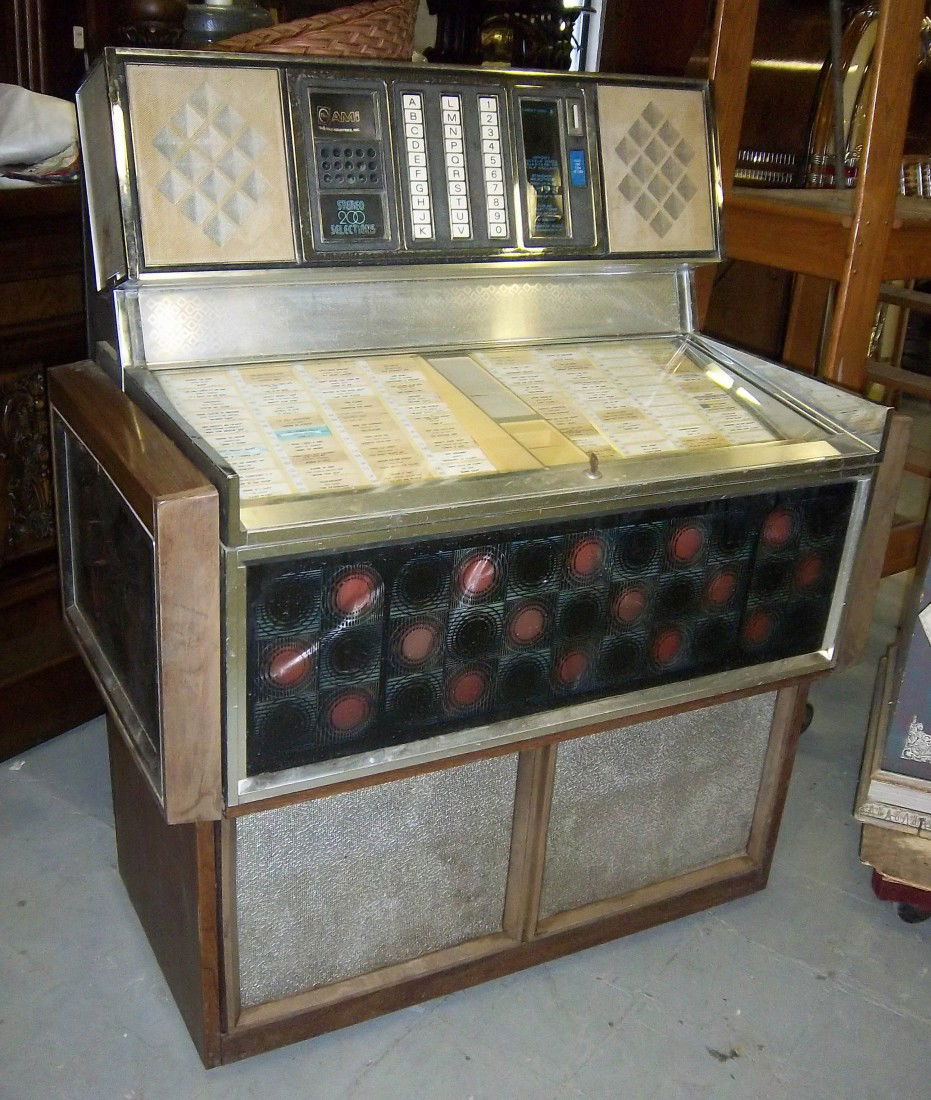 Fine Quality C1960 AMI Jukebox: Fine Quality C1960 AMI Jukebox all original with 45 rpm records 51 x 42 x 27.5 Auction Estimate 600-1200