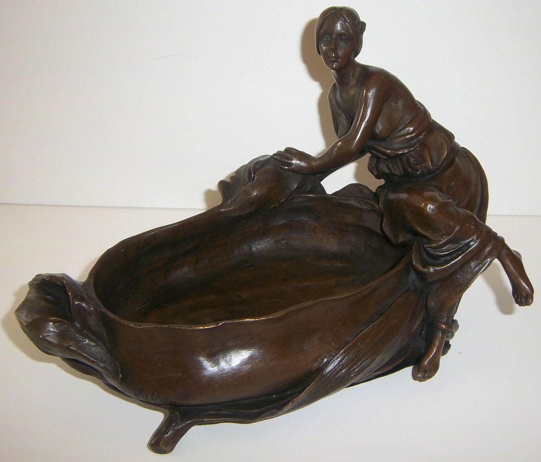 Art Nouveau bronze with woman: Art Nouveau bronze with woman Auction Estimate 200-400