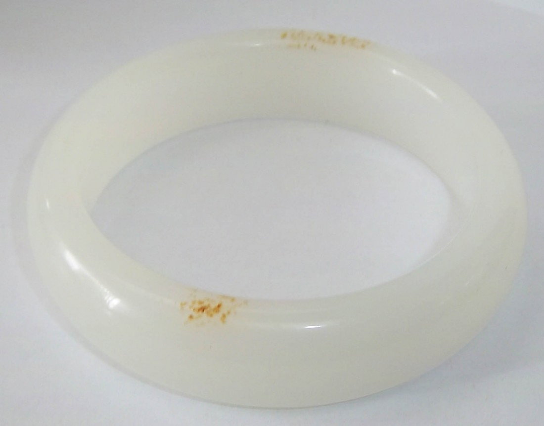 White Jade bangle: White Jade bangle Auction Estimate 500- 800