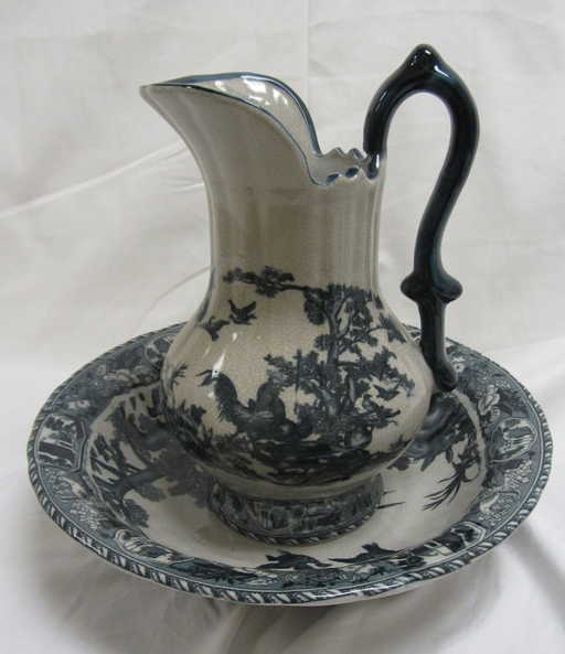 Porcelain bowl and pitcher