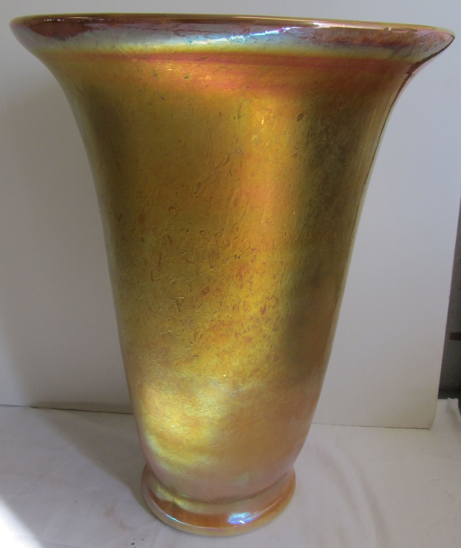 Large Art glass vase: Large Art glass vase 13 1/2 x 10 Auction Estimate 100-300