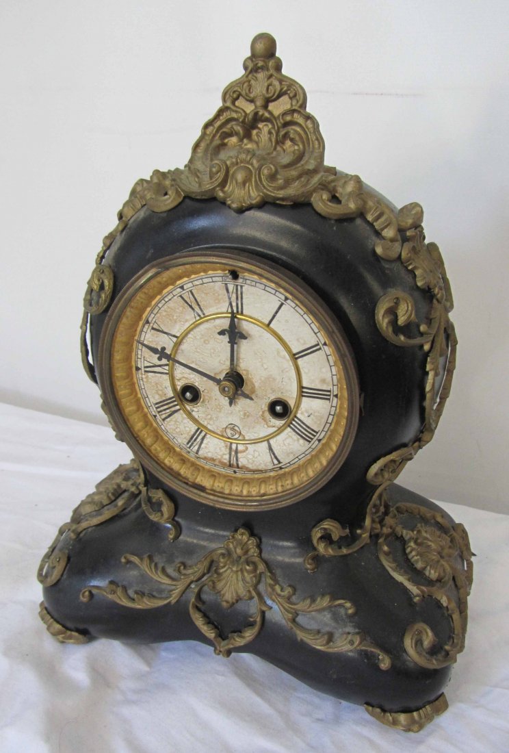 19th C. French style Seth Thomas mantle clock: 19th C. French style Seth Thomas mantle clock with bronze mounts 13 x 10 Auction Estimate 200-400