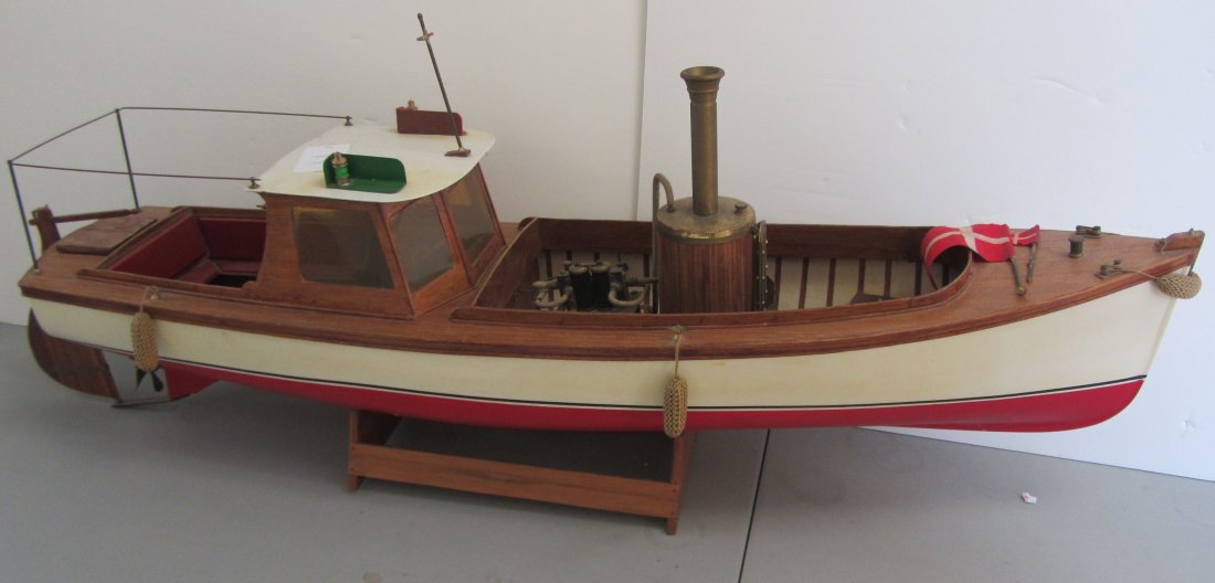 Steamship Yacht model: Steamship Yacht model Auction Estimate 100-300