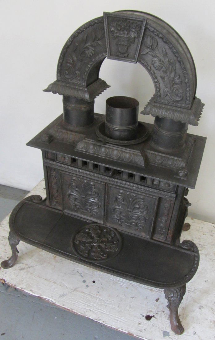 Fine Quality Cast iron parlor stove: Fine Quality Cast iron parlor stove 30 x 23 1/2 Auction Estimate 100-300