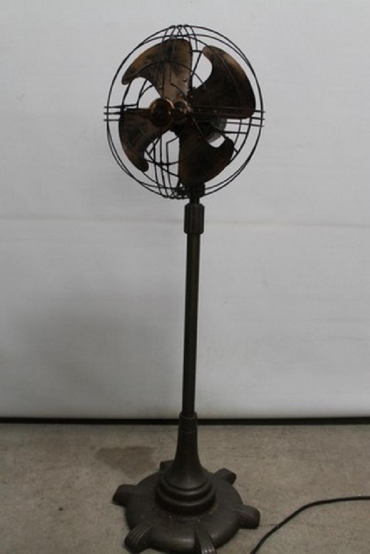 General Electric Telescoping Floor Fan with Cast Iron: working condition, nice decorative cage, 4 blades