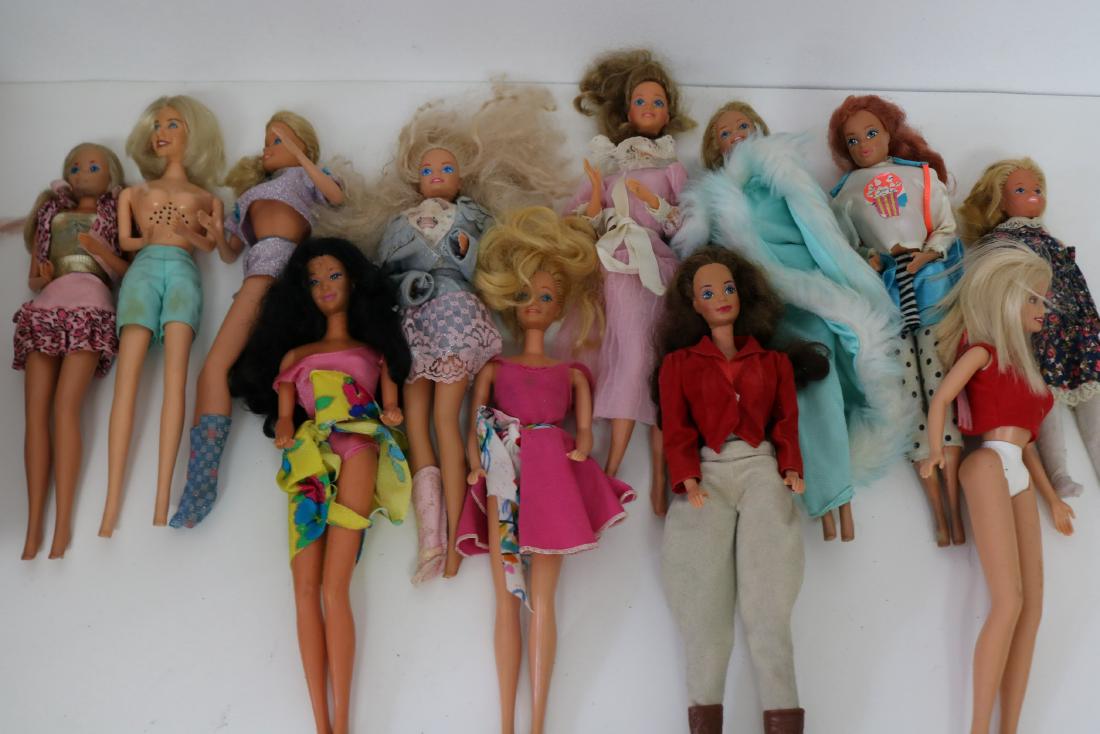 Lot of Vintage Barbie Dolls & Clothing: all as found various ages