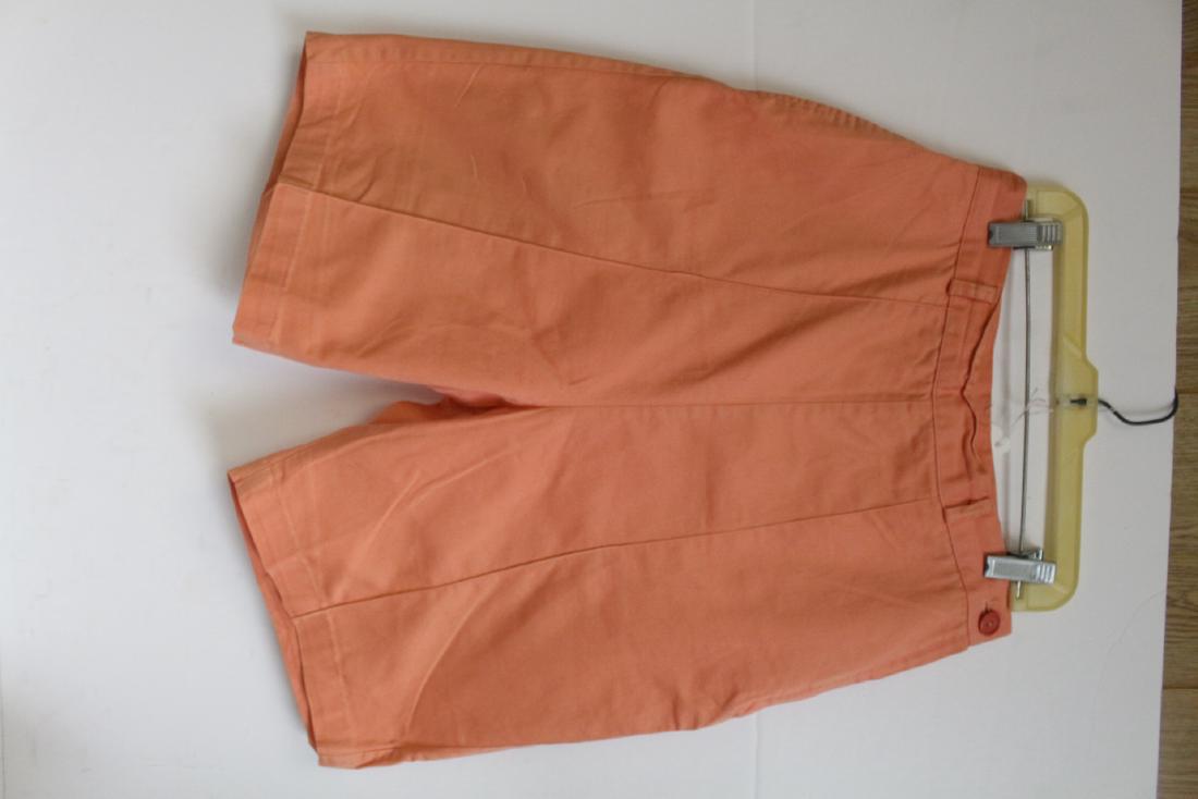 1950s Coral Shorts: cotton fabric, good condition - need cleaning. 27 waist/21 length