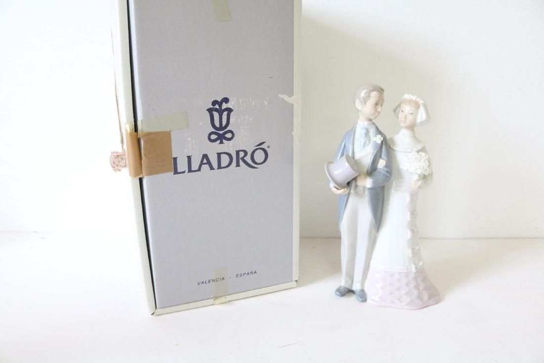 Lladro, Bride & Groom #4.808 (1 of 7)