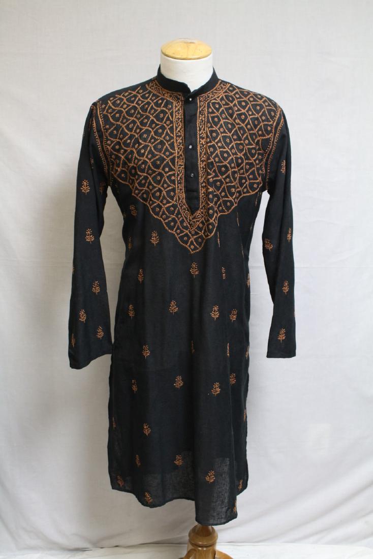 Vintage Ethnic Caftan: woven wool fabric. Great condition. 50 chest/43 length