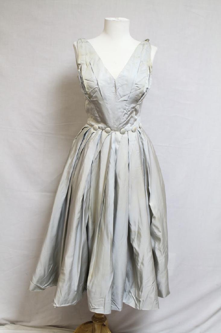 1950s Hattie Carnegie Dress: silk fabric. Fair condition/as-is - fading/yellowing throughout. 34 bust/25 waist