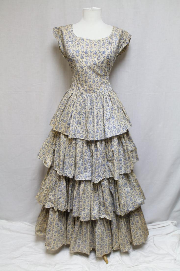 1940s Frank Starr / Ted Shore Dress: Cotton printed fabric. Overall yellowing, needs to be soaked, zipper partially undone from seam. 36" bust/27.5" waist.