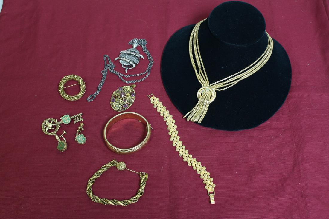 Lot of Vintage Jewelry, unsigned (1 of 6)